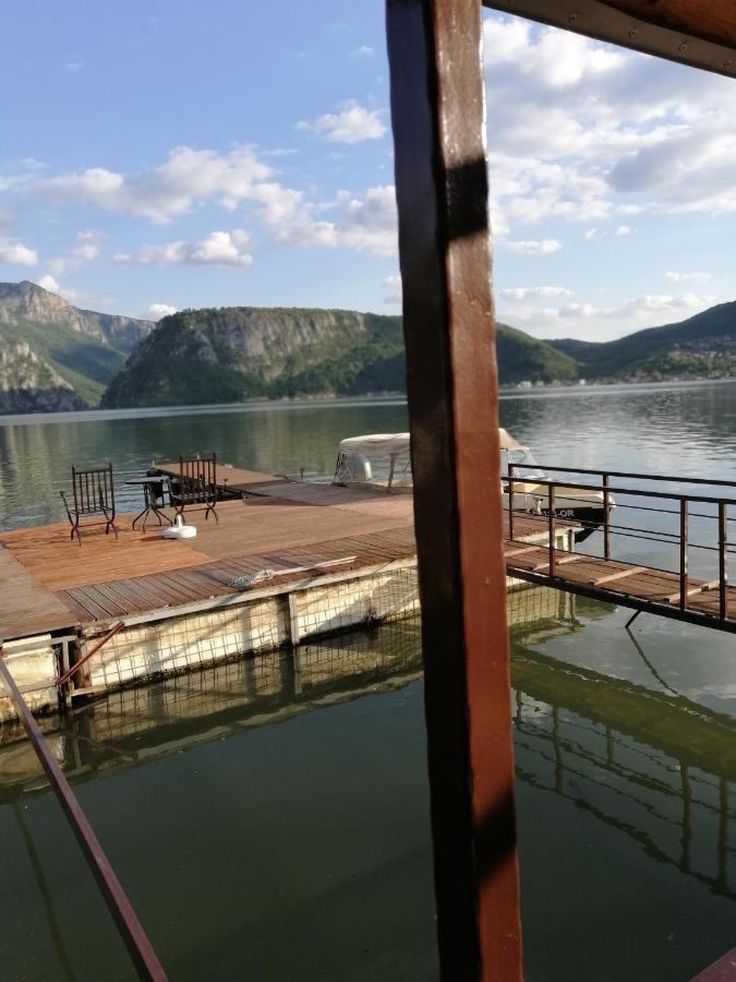 Vila Hercules Дубова Екстер'єр фото
